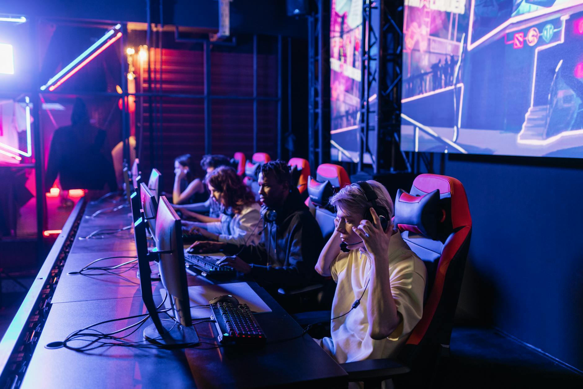 Το Χάος του Gaming: Απίθανες Ιστορίες στο Spamhouse